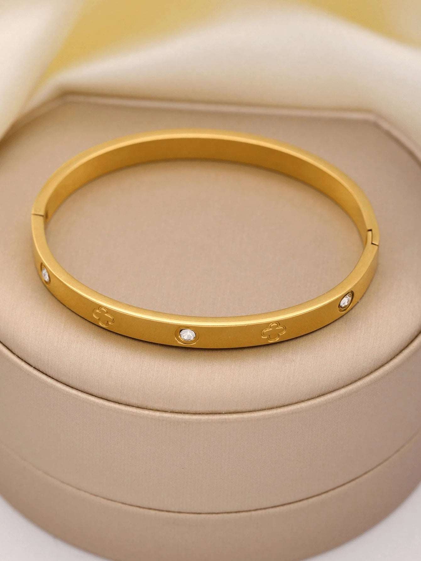 18K Gold Plated Open Clasp Bangle Bracelet